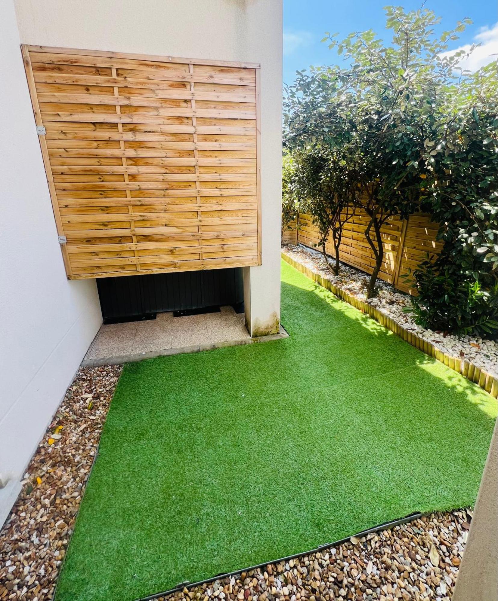 Appartement Rez De Chaussee Avec Parking Prive Orléans Eksteriør bilde