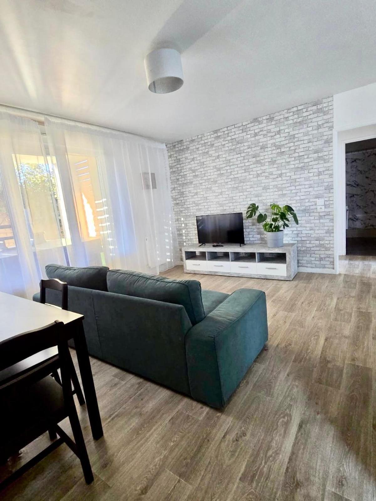 Appartement Rez De Chaussee Avec Parking Prive Orléans Eksteriør bilde