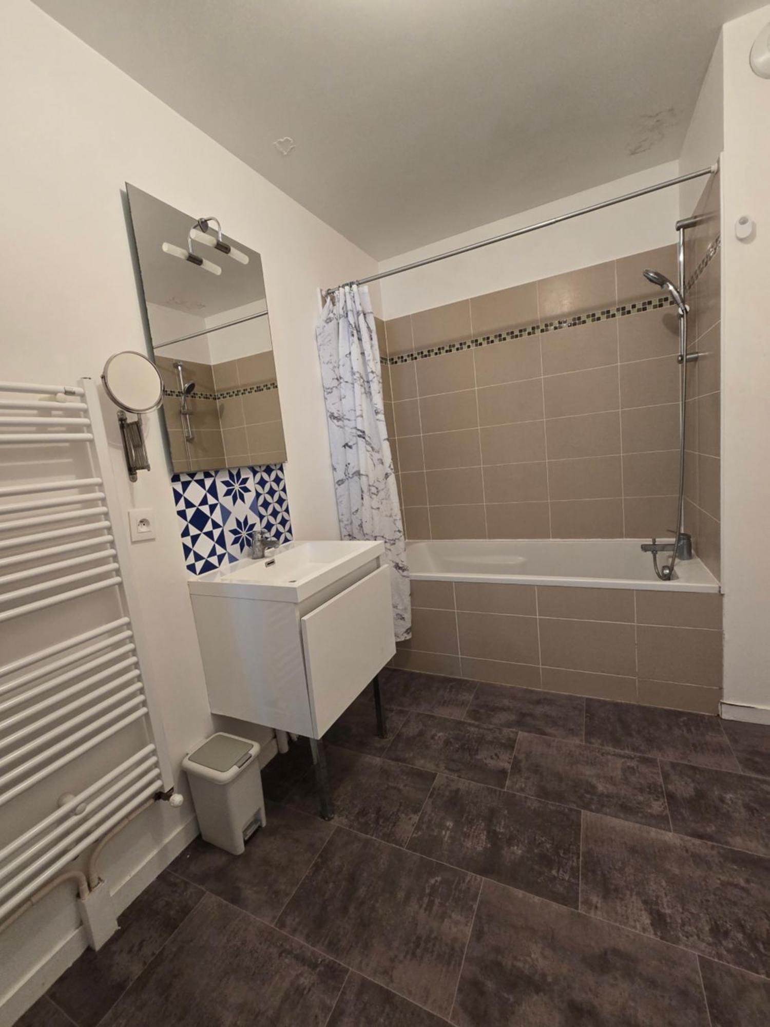 Appartement Rez De Chaussee Avec Parking Prive Orléans Eksteriør bilde